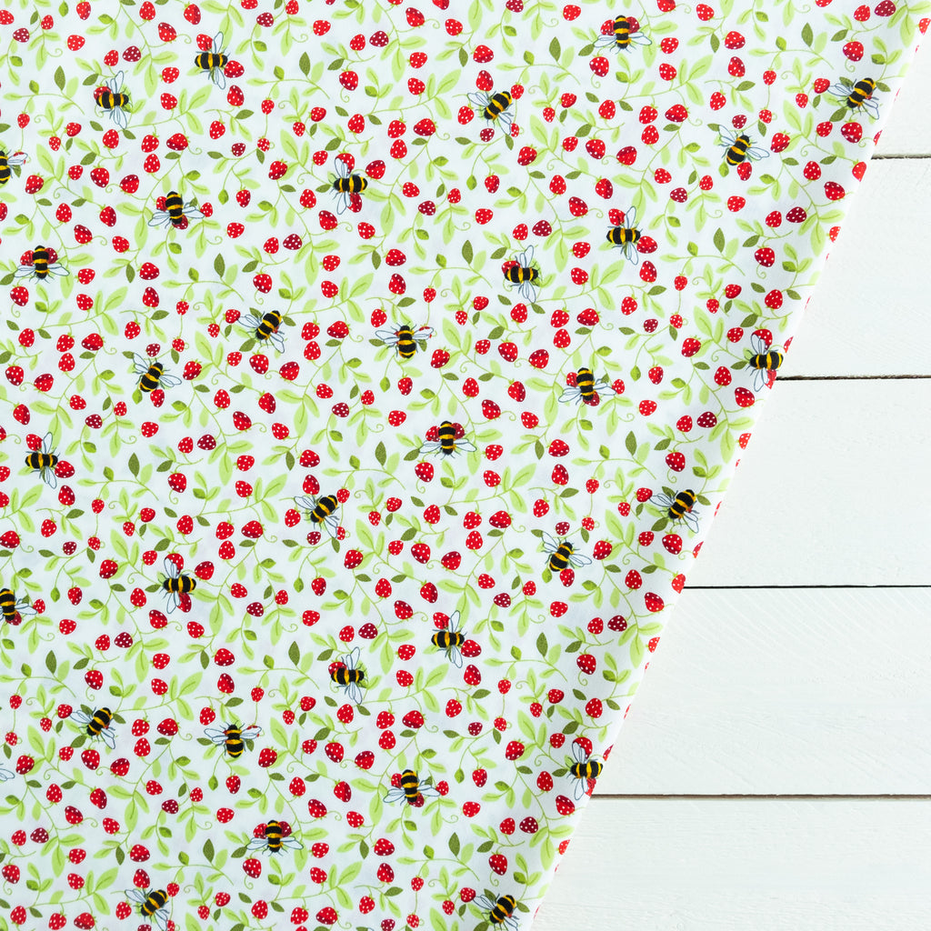 Red Strawberry Fabric, Fruit Fabric, 100% Cotton Poplin, Summer Quilting  Sewing Clothing and Craft Fabric by Fat Quarter/Half Metre/Metre